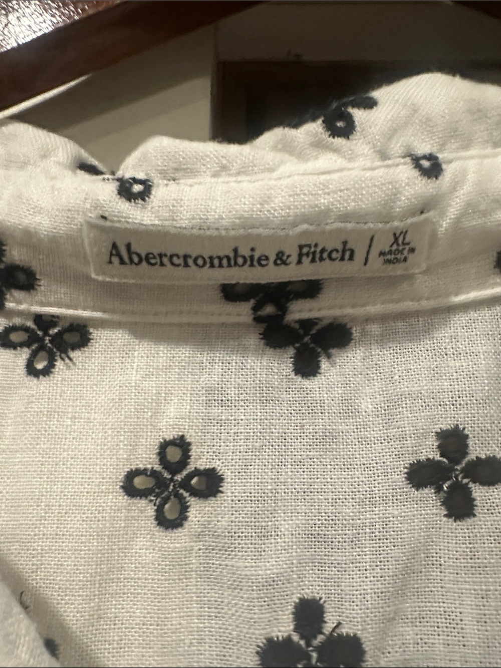 Abercrombie & Fitch White Button-Front Shirt with Black Embroidered Trim - Picture 2 of 5